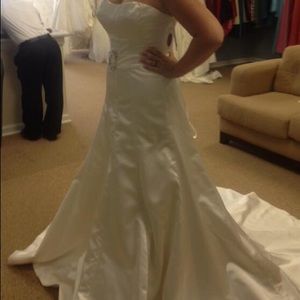 maggie sottero wedding gown - size 8 - NWT